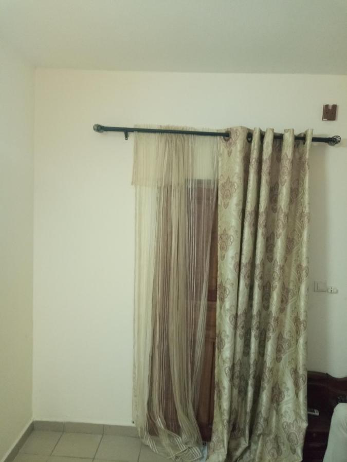 Ange Raphael Hotel Douala Esterno foto