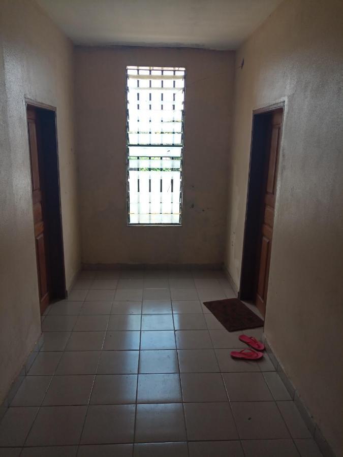 Ange Raphael Hotel Douala Esterno foto
