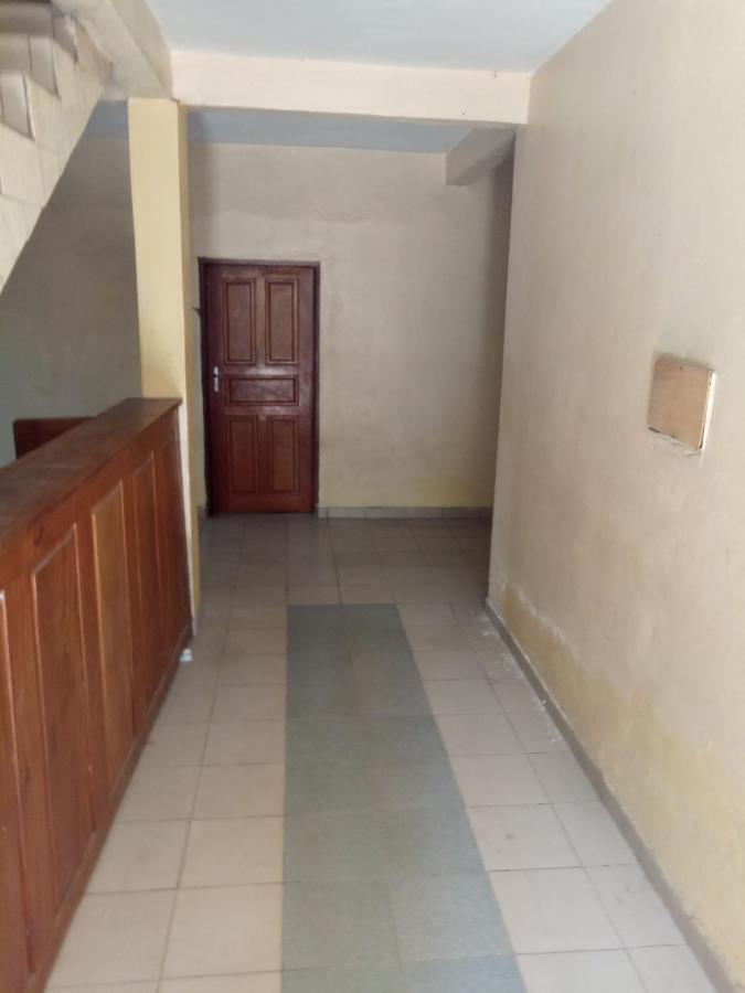Ange Raphael Hotel Douala Esterno foto